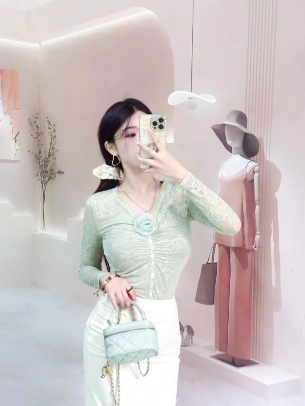 纯欲风性感V领蕾丝衫女春夏新款高级感收腰修身显瘦打底小衫上衣