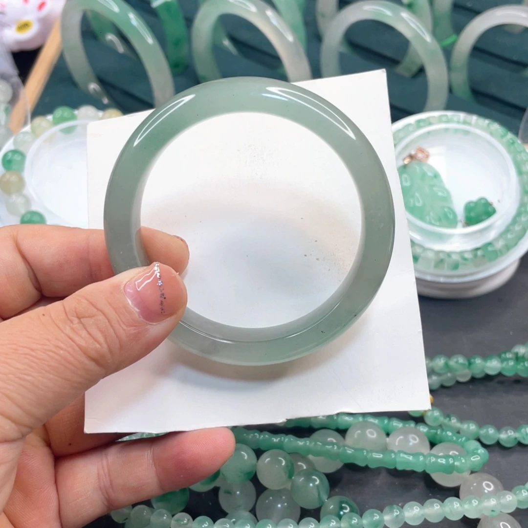 石英质玉未镶嵌手镯