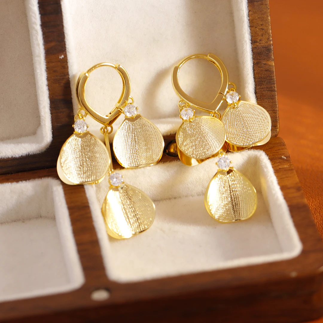 铜合金锆石耳饰 独特设计感耳环时髦个性铜镀金亮片冷淡风耳环女