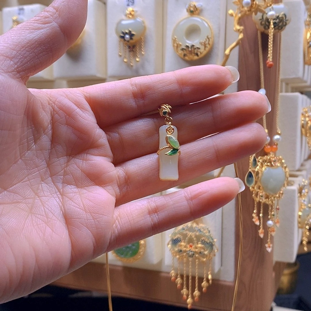 和田玉银S925镶嵌颈饰