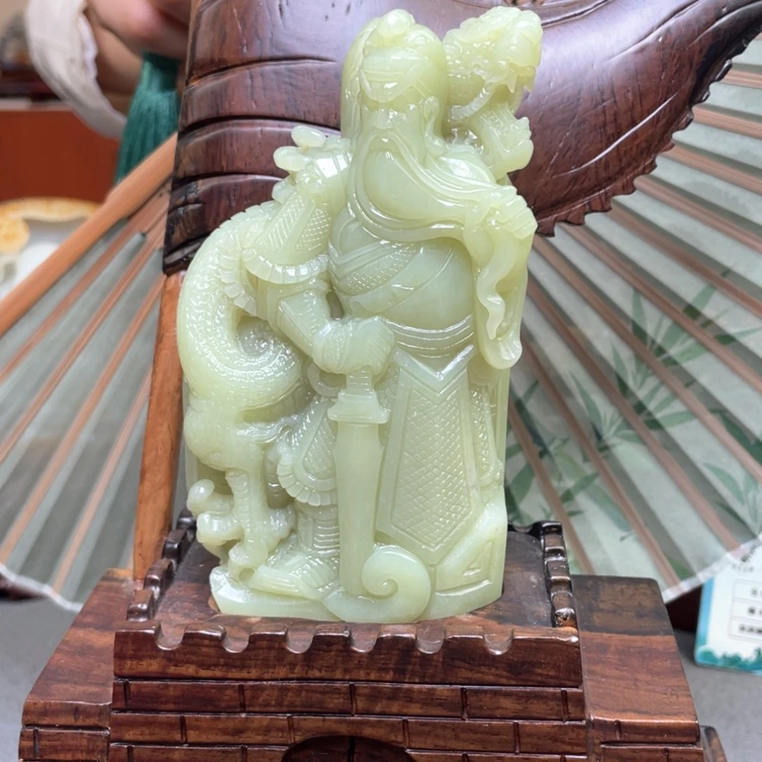 未镶嵌和田玉摆件