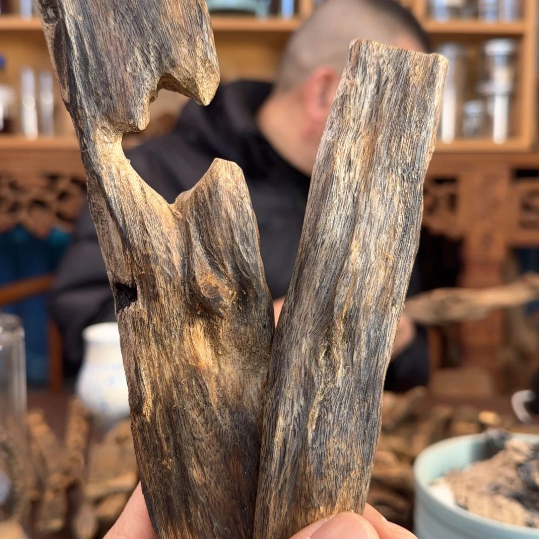 沉香摆件春*奇楠一代苗金沙叶100克