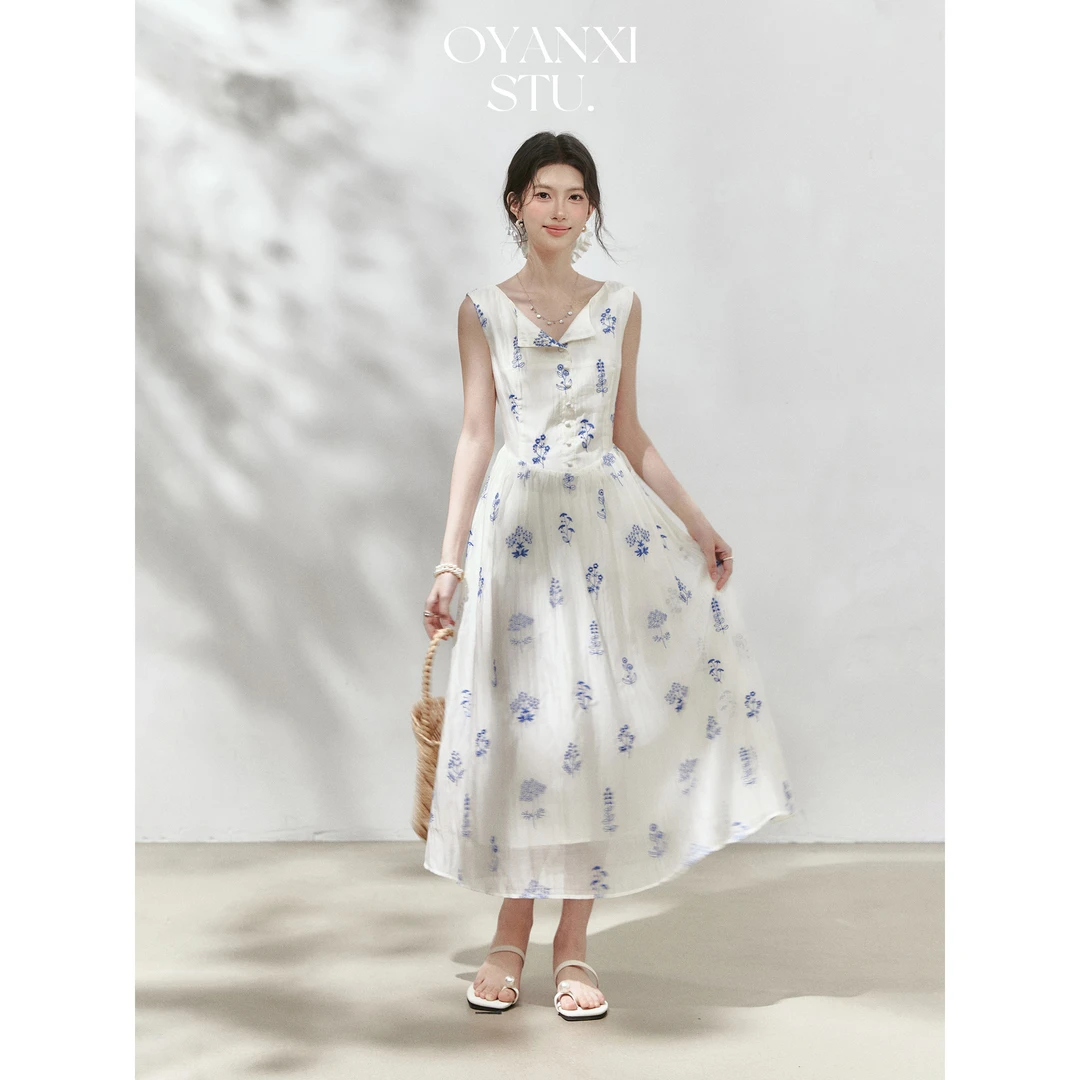 欧阳喜《青花瓷》白色无袖碎花连衣裙夏女2025新款长裙度假风裙子+
