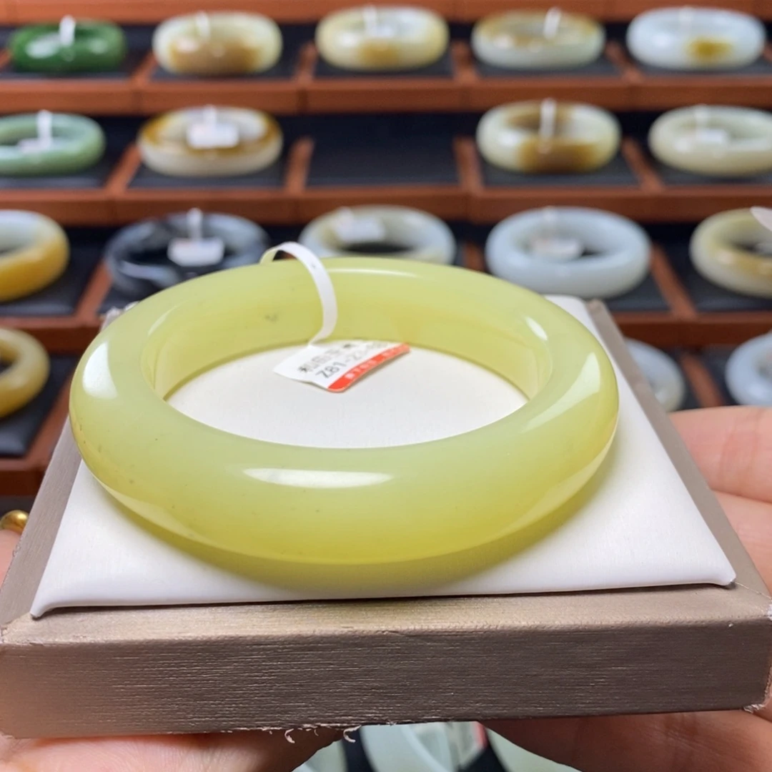 未镶嵌手镯和田玉（黄玉）57圈