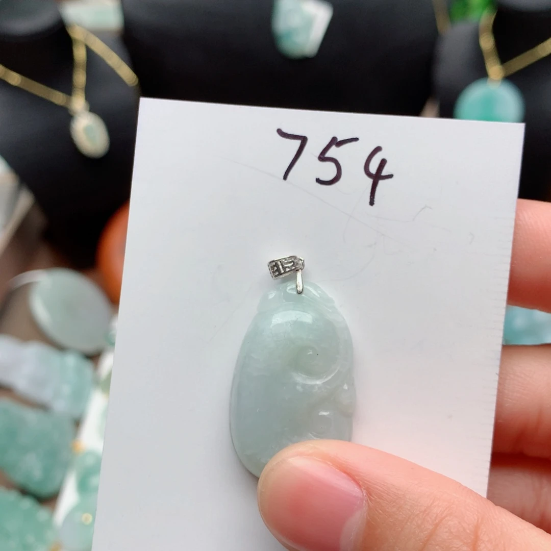 翡翠颈饰银S925镶嵌吊坠