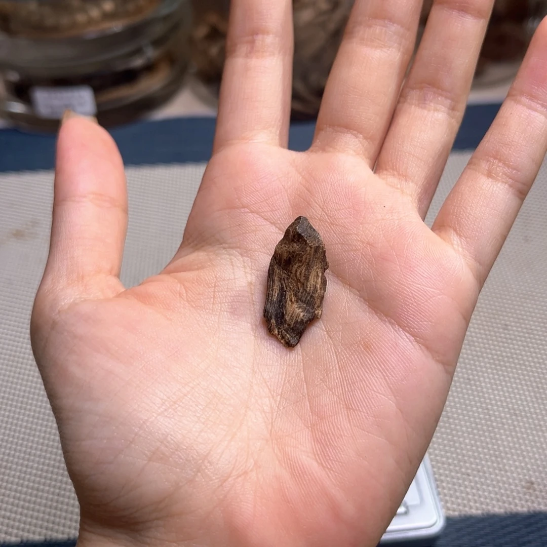 Z***佳香料海南大山沉水绿奇0.8克