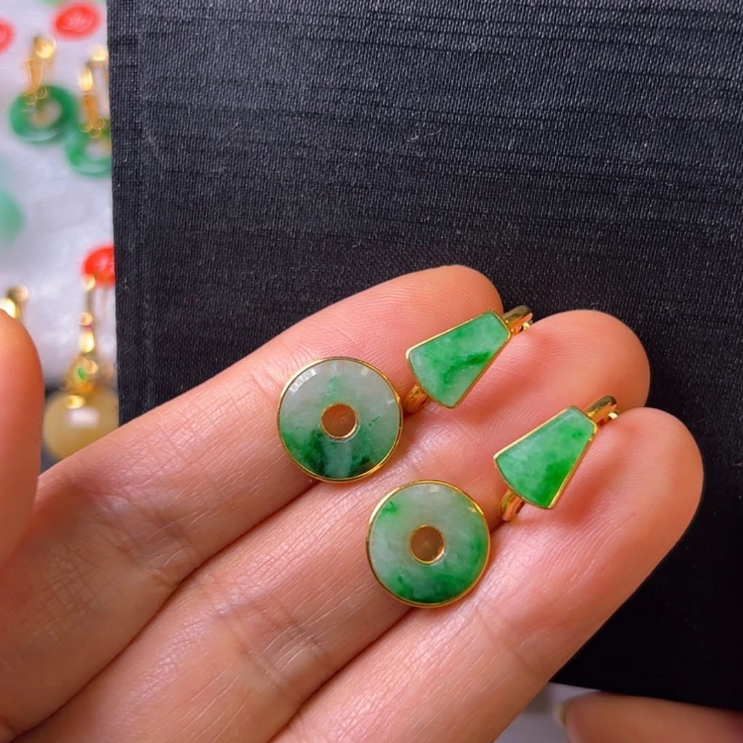 翡翠耳饰18K金镶嵌灵**吻耳饰