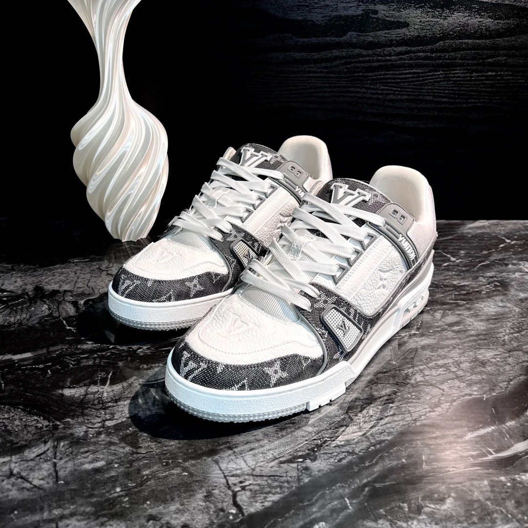 99新 LouisVuitton/路易威登 0094/40.5码/灰白牛仔Trainer板鞋
