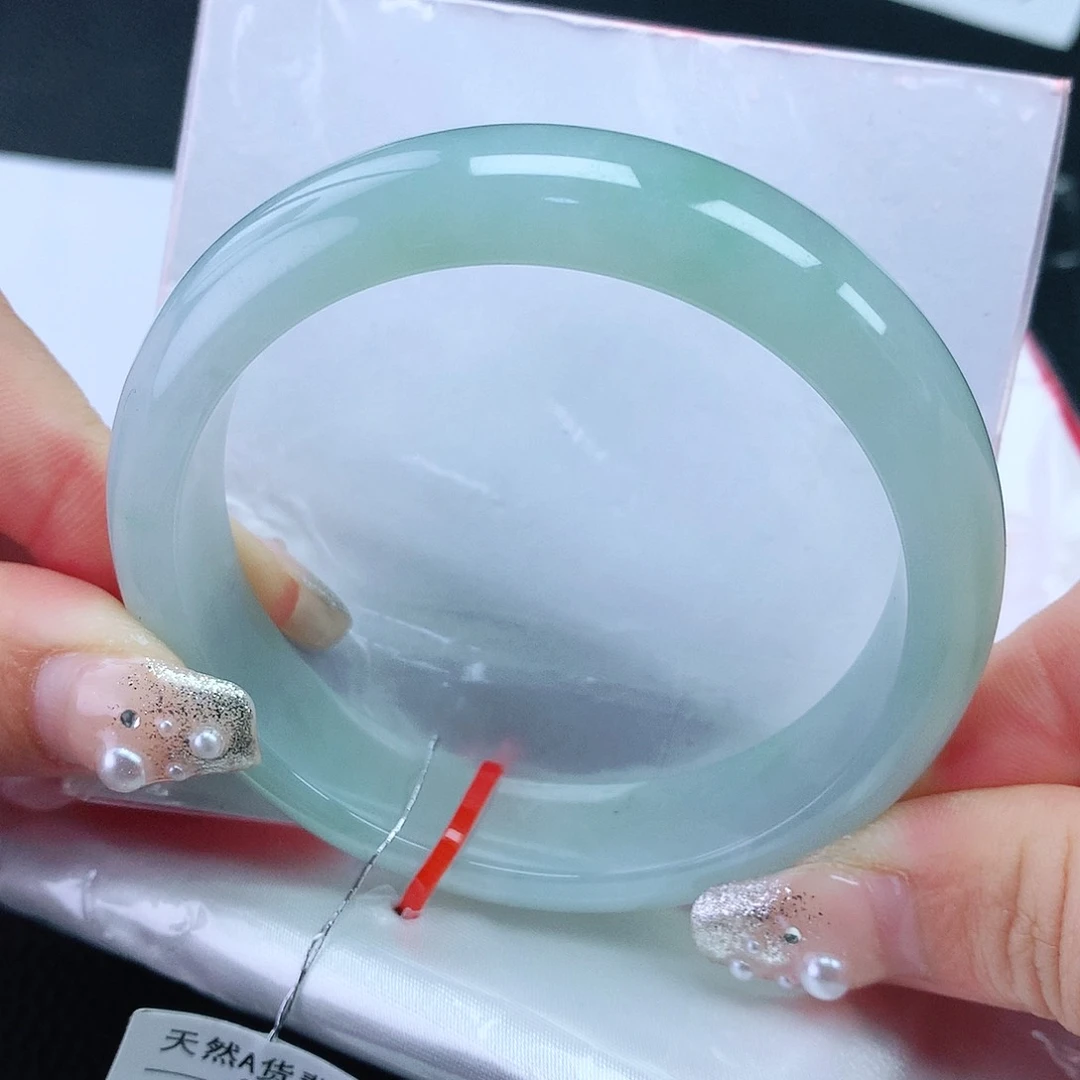 翡翠手镯未镶嵌58圈