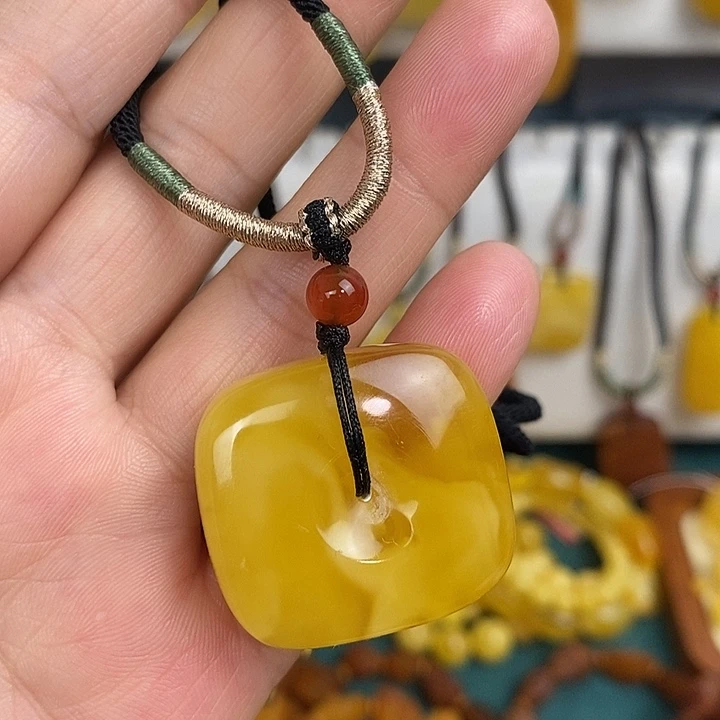 未镶嵌蜜蜡裸石吊坠