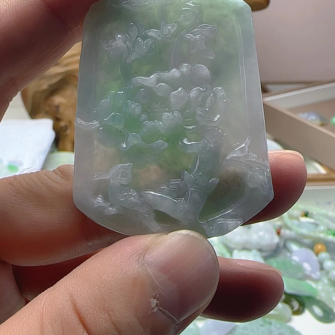 翡翠未镶嵌颈饰翡翠