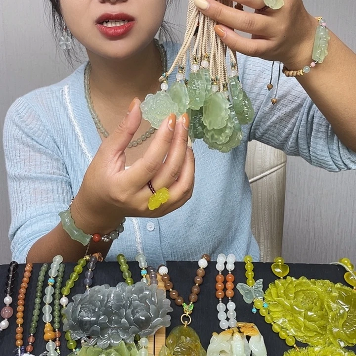蛇纹石玉未镶嵌颈饰