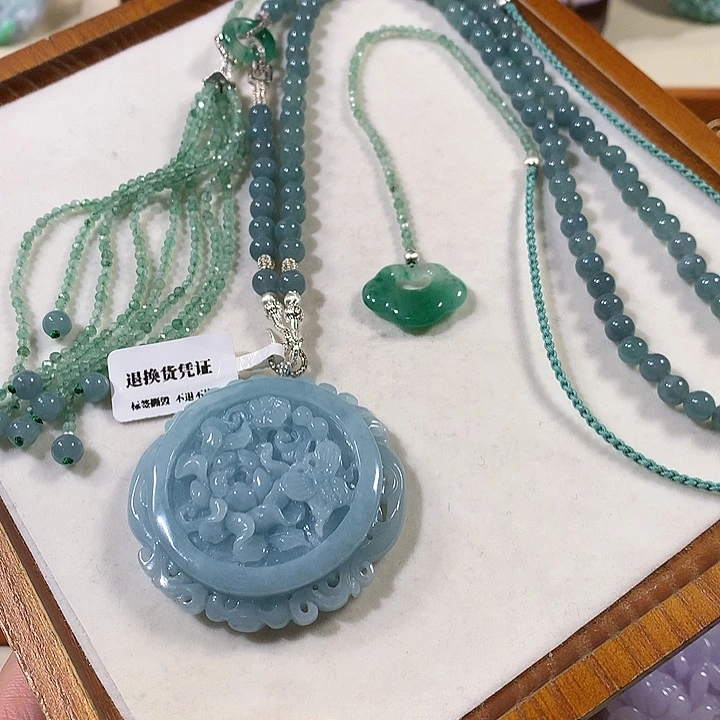 翡翠未镶嵌颈饰翡翠吊坠