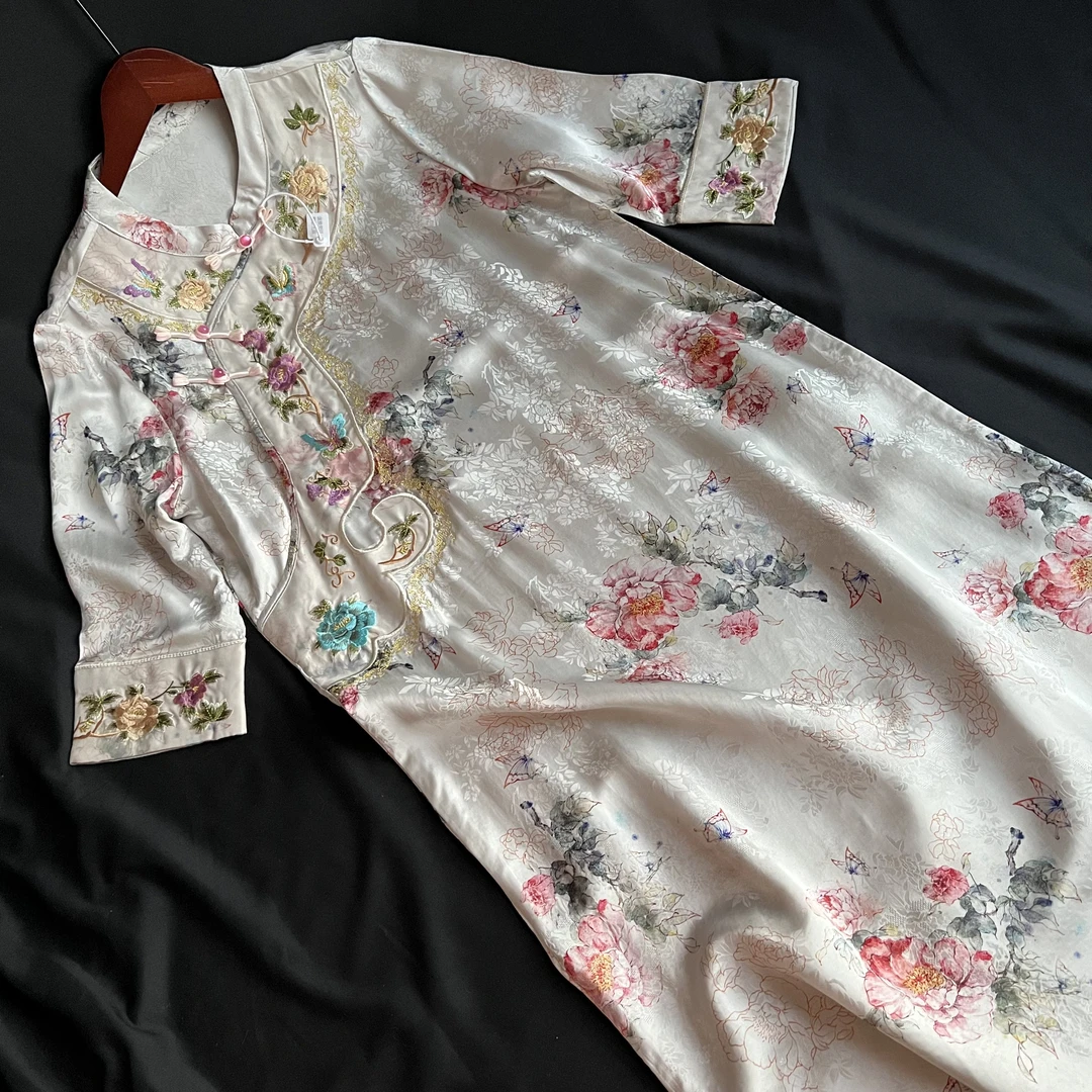 【听禾】新中式长裙套头斜襟复古绣花连衣裙提花中国风出游服装女