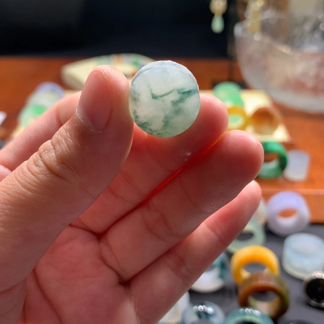 定制翡翠未镶嵌D****?翡翠