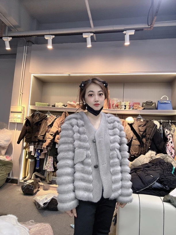 欧货气质秋冬小香时尚年轻外套常规款开衫短外套