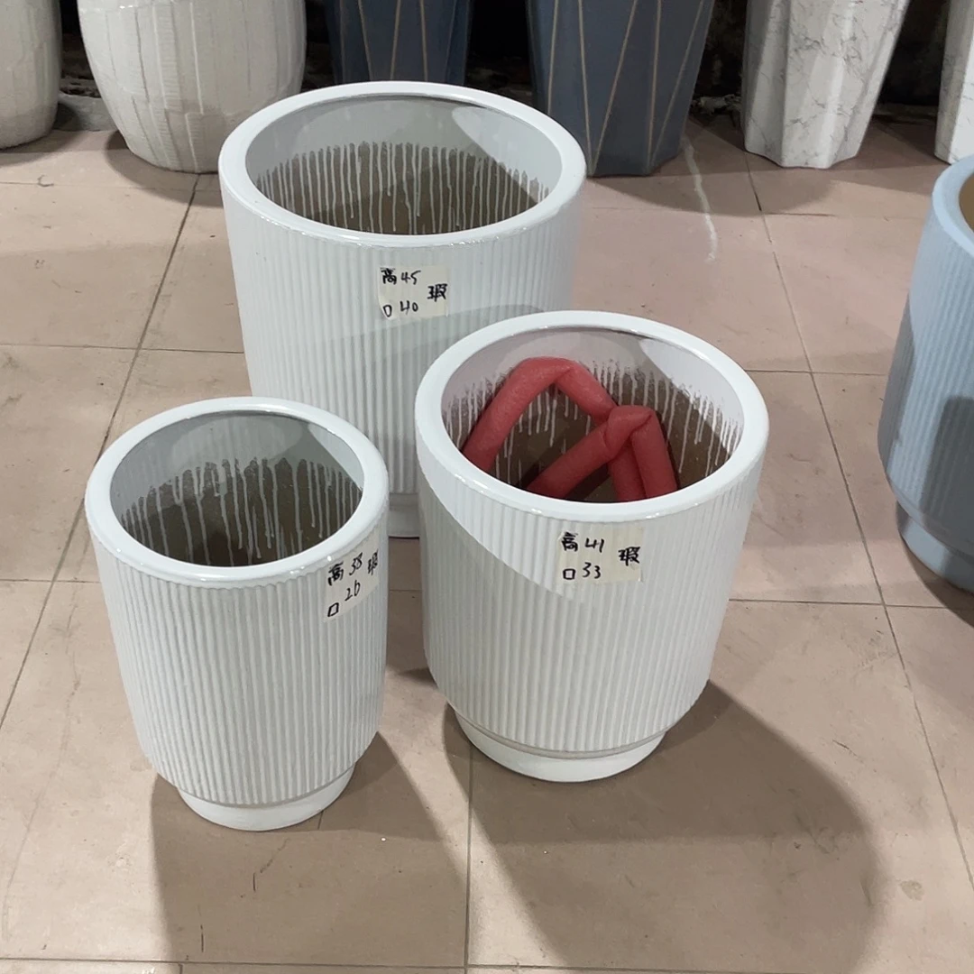 白色竖纹套三搭配托盘微瑕