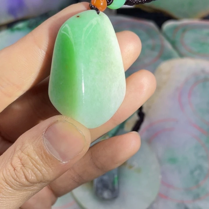 翡翠未镶嵌挂件片料