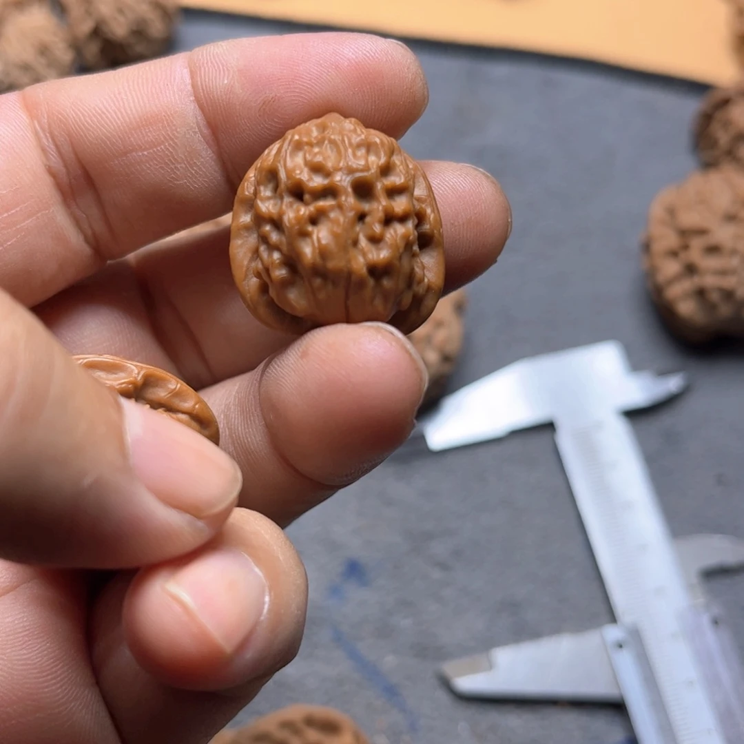 用***9文玩核桃吊坠小手捻