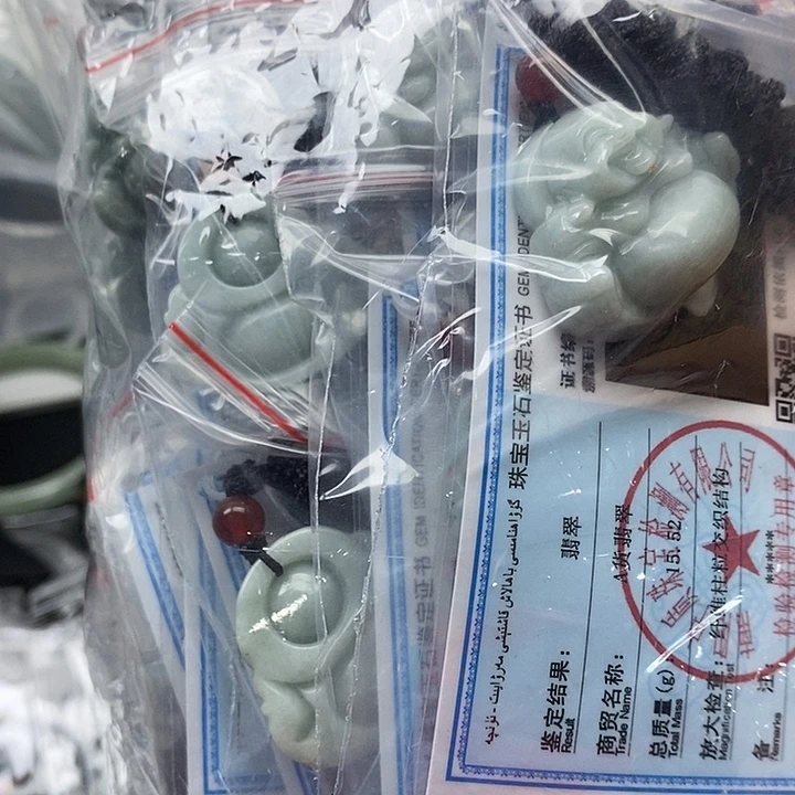 翡翠未镶嵌颈饰456佛一个