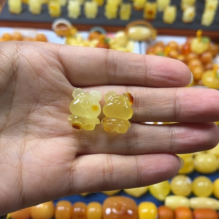 琥珀未镶嵌裸石卡17加可爱小熊一对