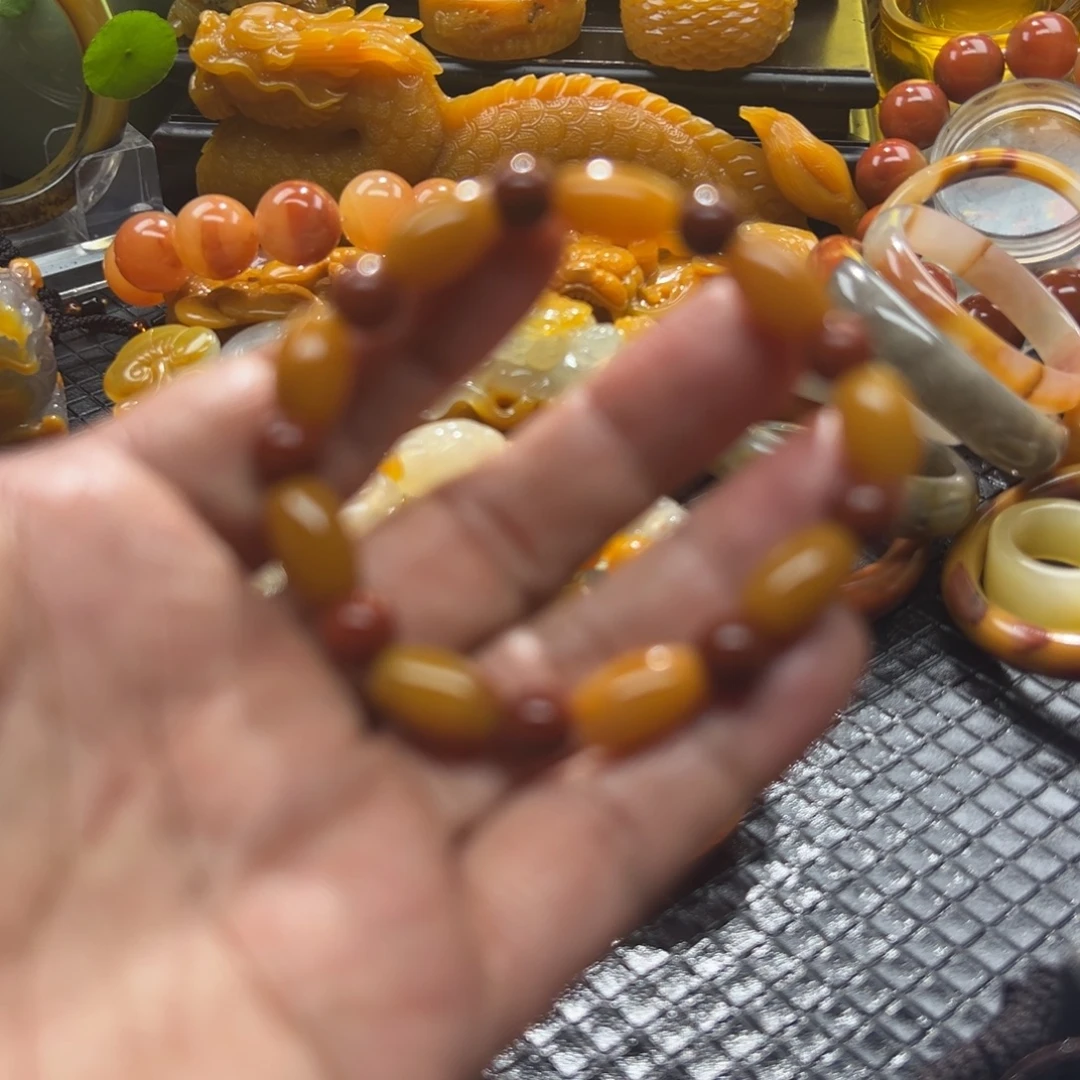 石英质玉未镶嵌颈饰