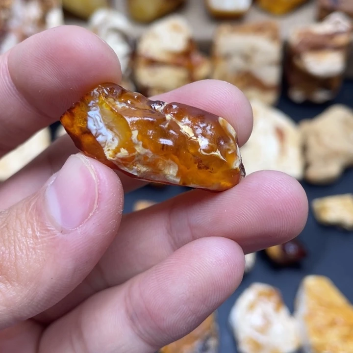 定制琥珀未镶嵌Y****?定制