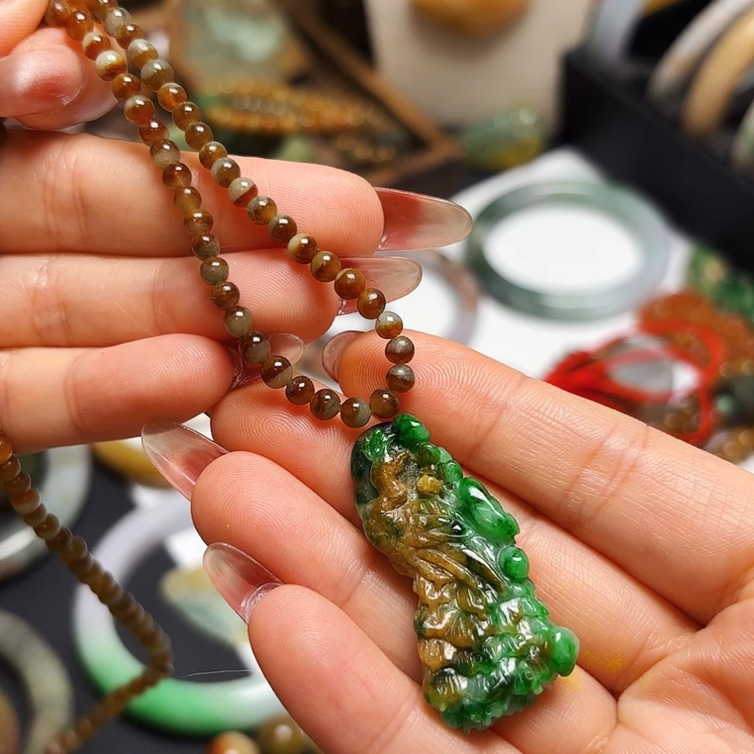 翡翠未镶嵌颈饰价格问主播，非常漏