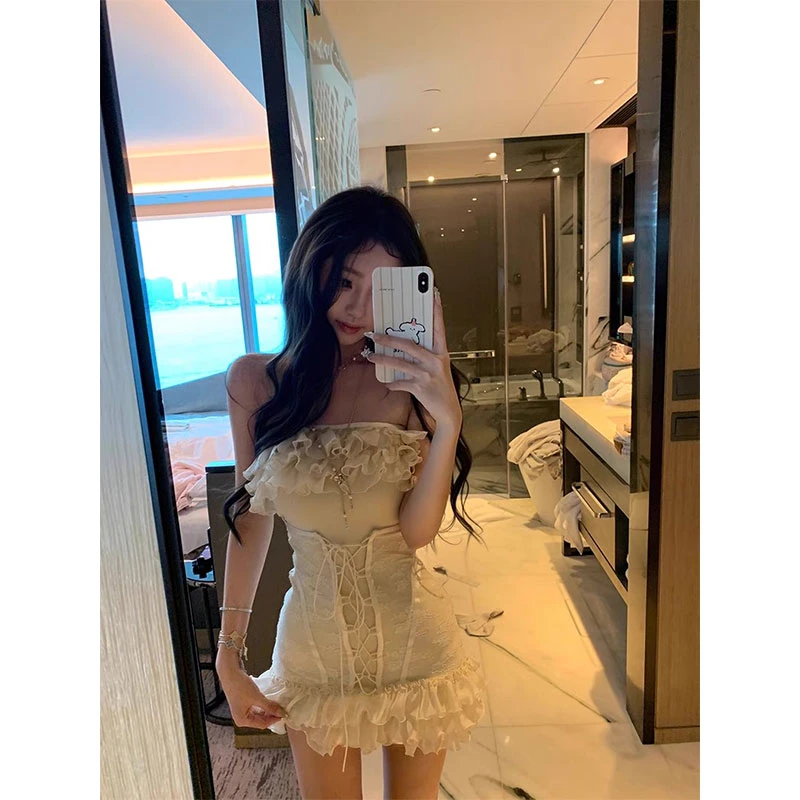 夏季新款设计感木耳边抹胸连衣裙高级感蕾丝鱼骨收腰显瘦礼服裙女