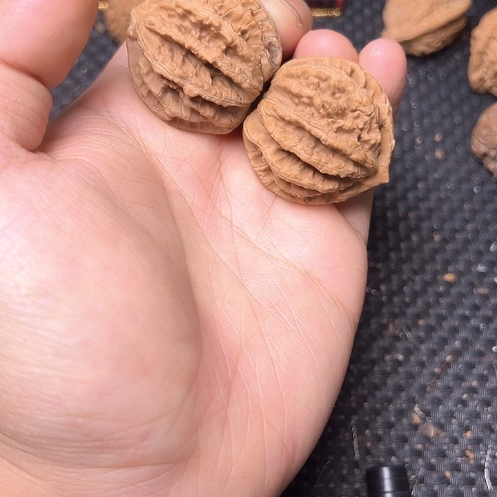 文玩核桃吊坠霸道多棱