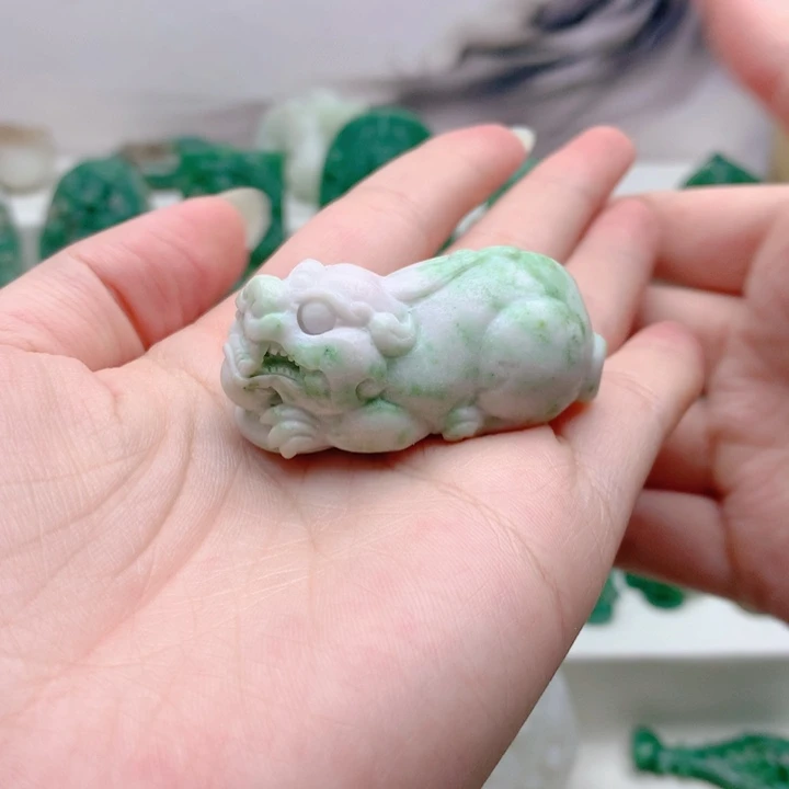 独山玉未镶嵌颈饰