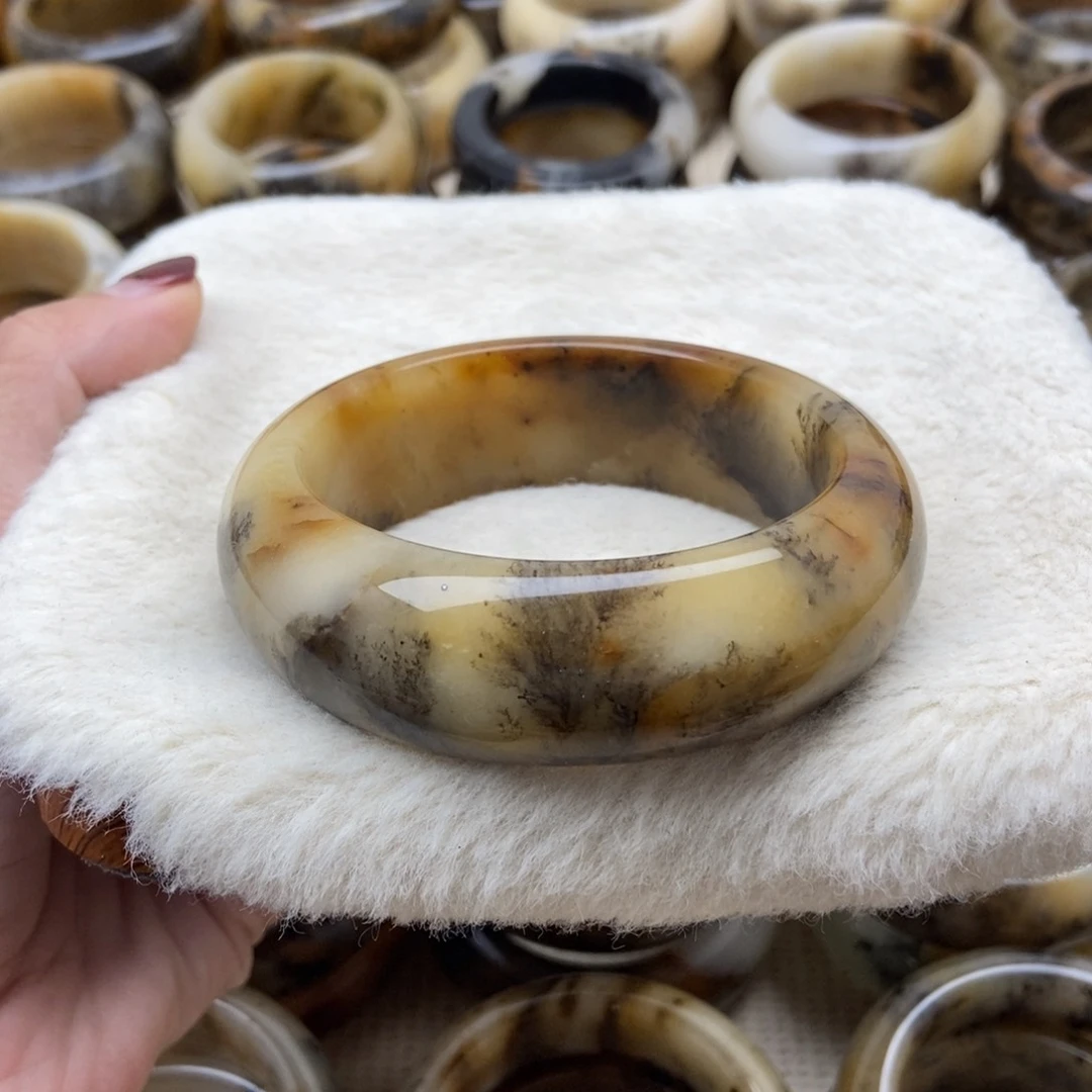 未镶嵌手镯石英质玉（非洲翠）62加口径福利298米