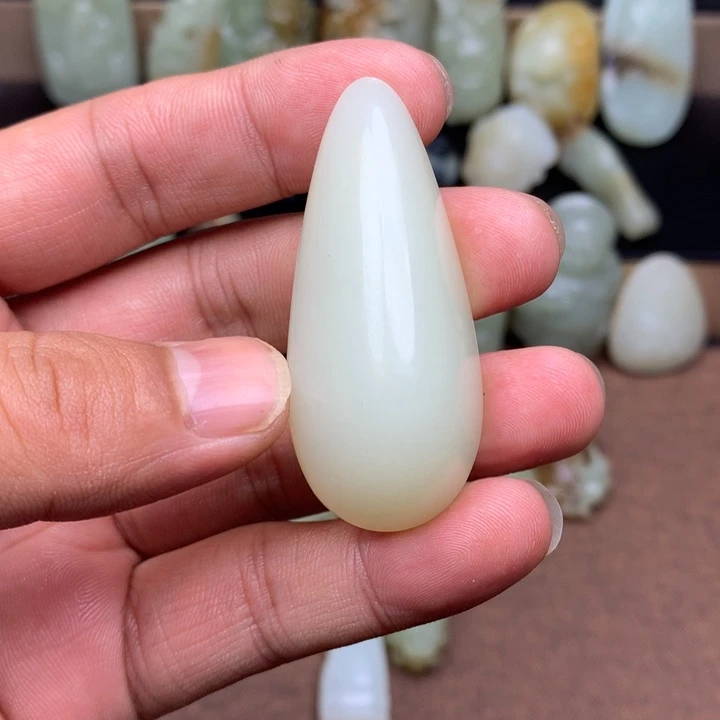 和田玉（糖玉）未镶嵌颈饰