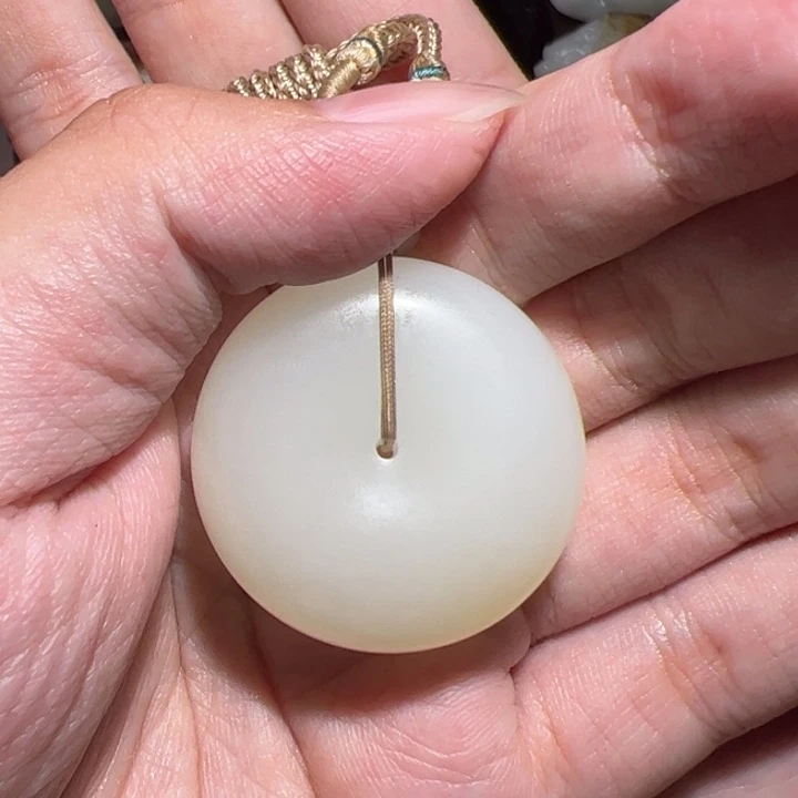 暗***迷颈饰未镶嵌和田玉