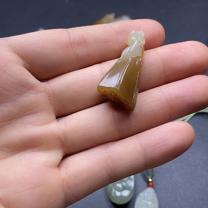 颈饰未镶嵌和田玉