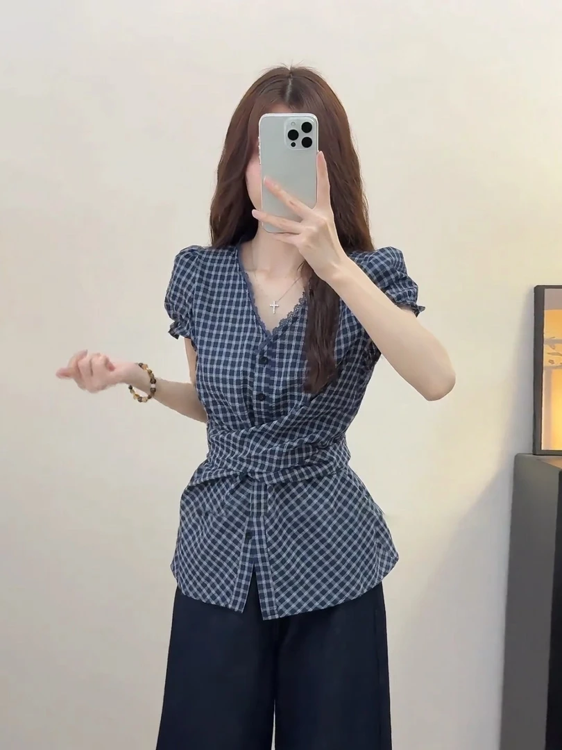 大码胖mm法式复古格纹短袖衬衫女夏季收腰绑带蕾丝边拼接V领上衣