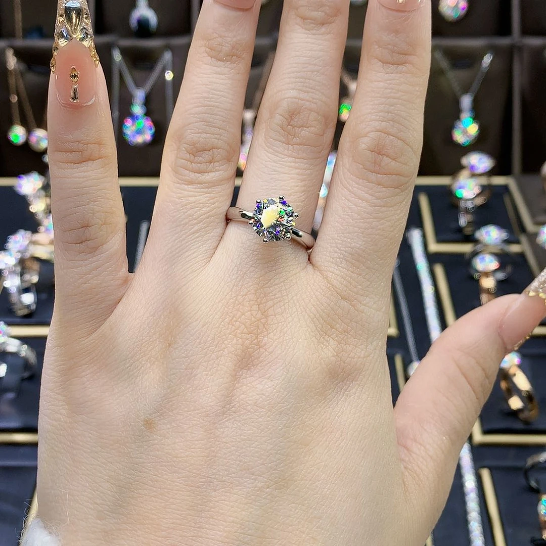 合成碳硅石（莫桑石）戒指/指环18K金镶嵌合****肤