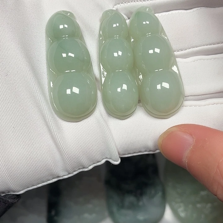 翡翠未镶嵌颈饰福豆自己选一个