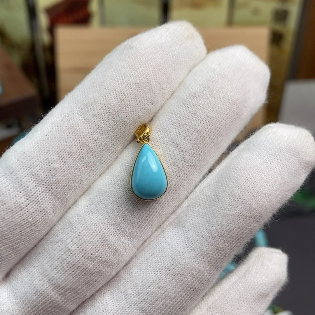 绿松石雕刻18K金镶嵌