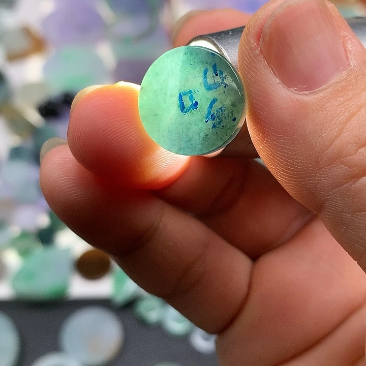 定制翡翠未镶嵌不退不换