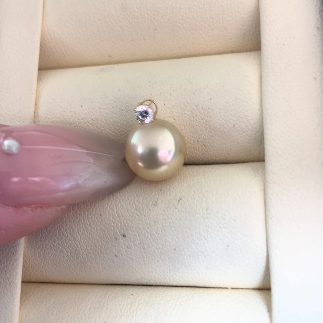 颈饰18K金镶嵌海水珍珠