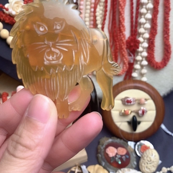 大理石铁合金小胸针
