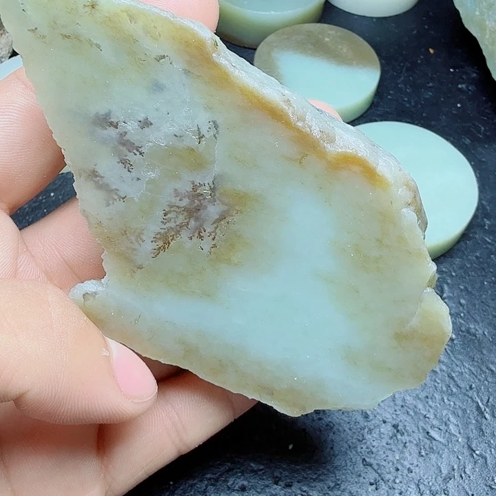 未镶嵌和田玉（糖玉）珠宝奇石