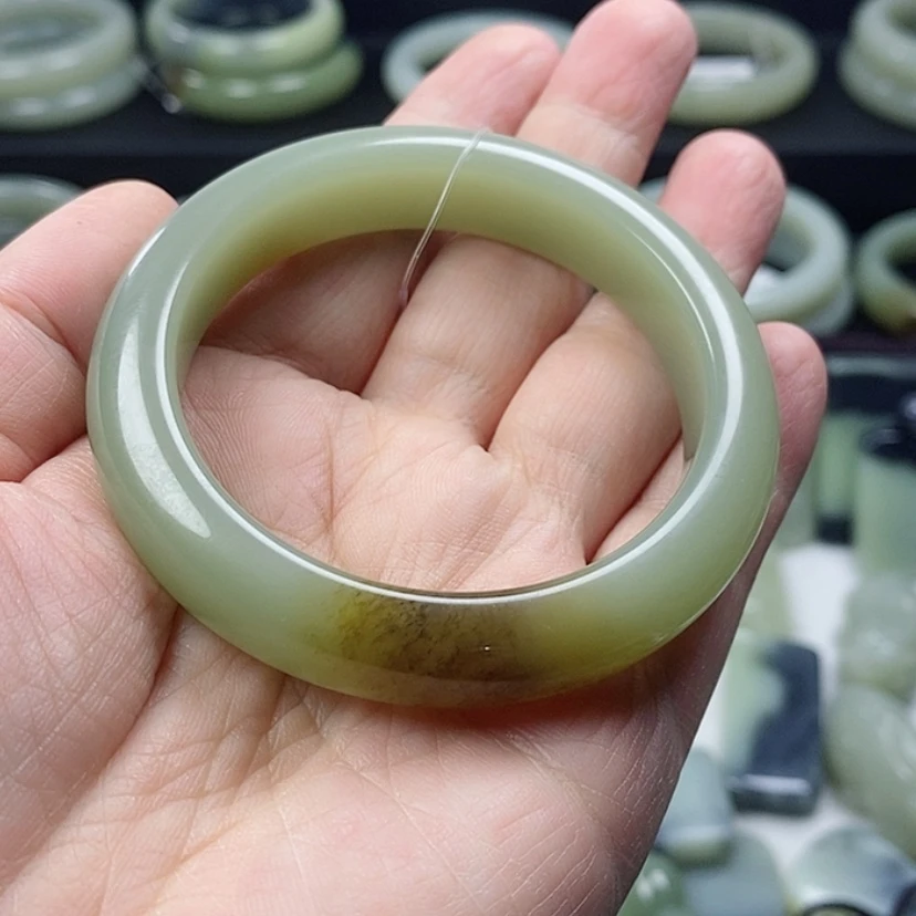 【闪购商品】未镶嵌手镯和田玉