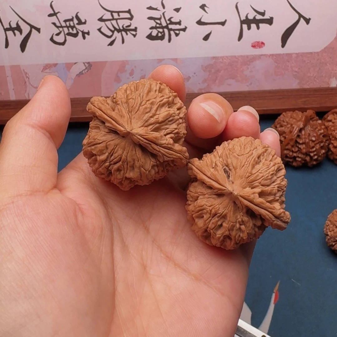 文玩核桃把件3全品40三角白