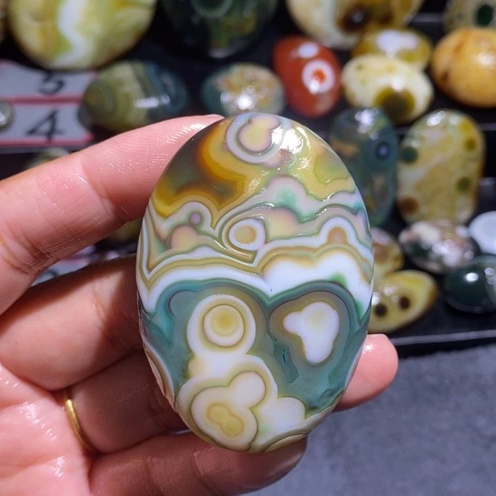 玛瑙/玉髓未镶嵌珠宝半成品39