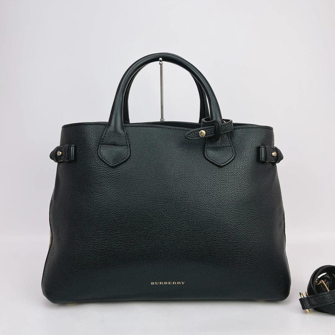 95新 BURBERRY/博柏利 博柏利 黑色牛皮斜挎包 底长35 H895