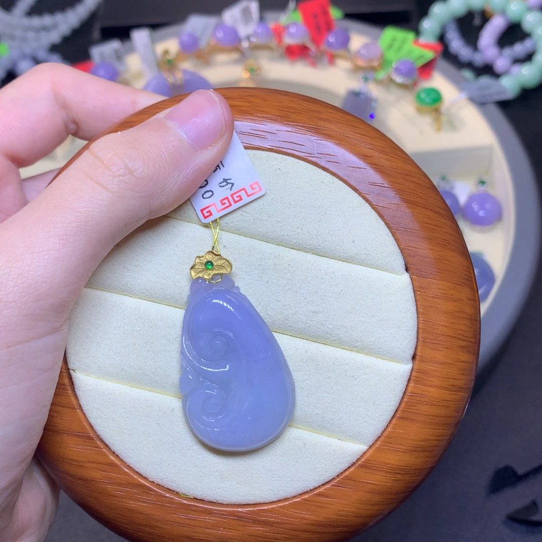 翡翠18K金镶嵌颈饰天然