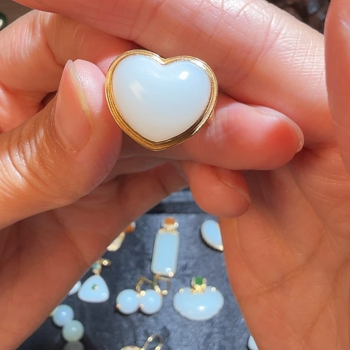 和田玉（白玉）18K金镶嵌戒指新疆山料羊脂白玉