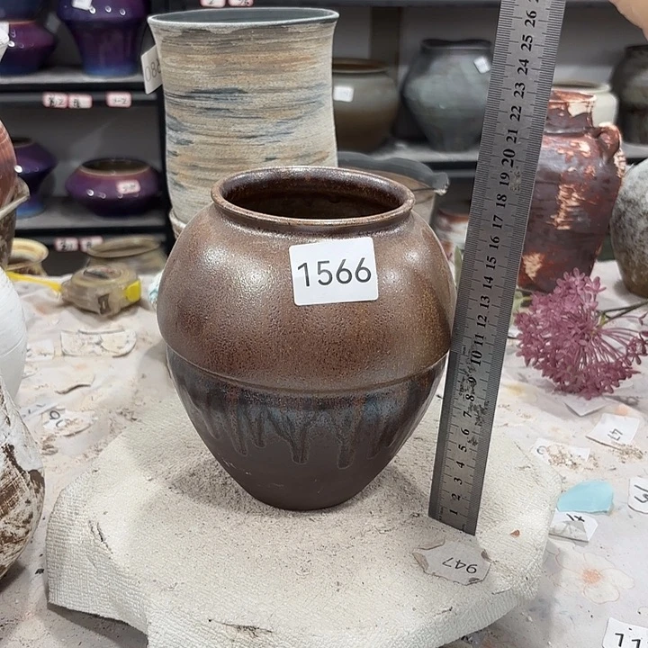 摆件高18，口9，有孔1566